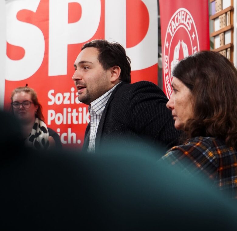 Max Landero, Staatsekretär für für die Bereiche Integration, Antidiskriminierung und Vielfalt beim Gesprächsfoprmat der SPD Treptow-Köpenick "Tacheles"