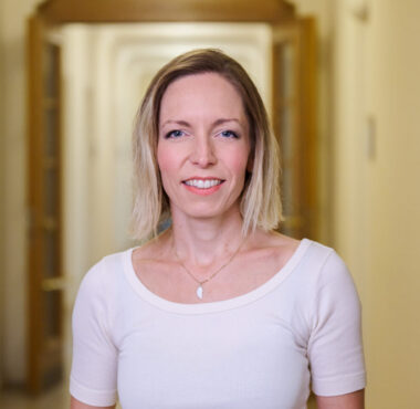 Das Bild zeigt die Vorsitzende der Abteilung Köpenick Nord / Dammvorstadt Katharina Jahn-Günther. Katharina kandidiert auf Platz 8 der Liste der SPD für die Bezirksverordnetenversammlung von Treptow-Köpenick