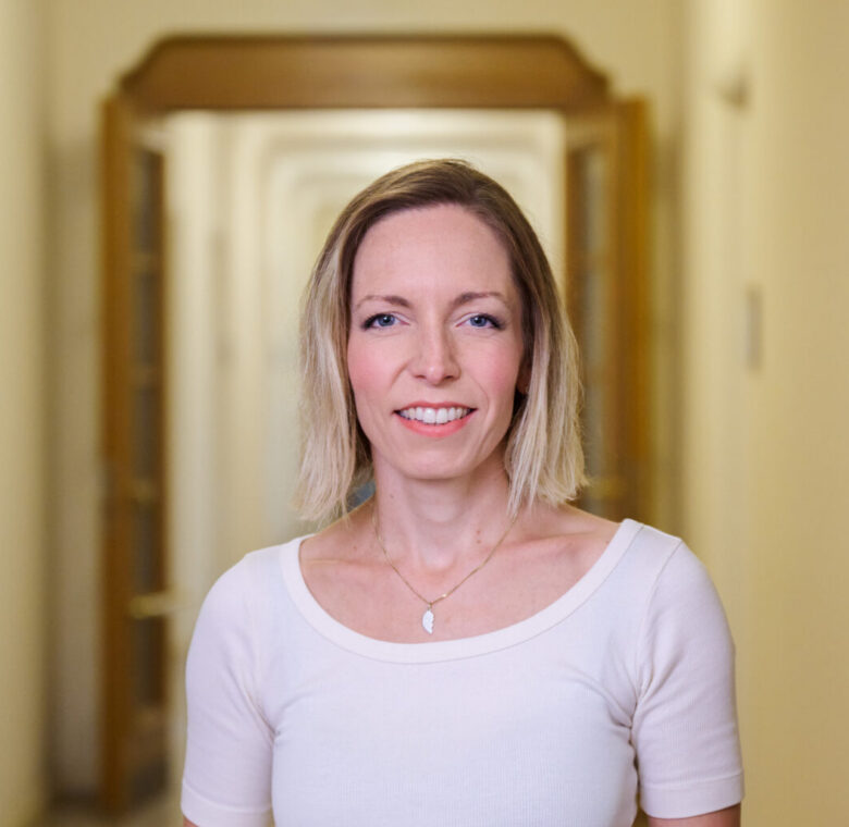 Das Bild zeigt die Vorsitzende der Abteilung Köpenick Nord / Dammvorstadt Katharina Jahn-Günther. Katharina kandidiert auf Platz 8 der Liste der SPD für die Bezirksverordnetenversammlung von Treptow-Köpenick