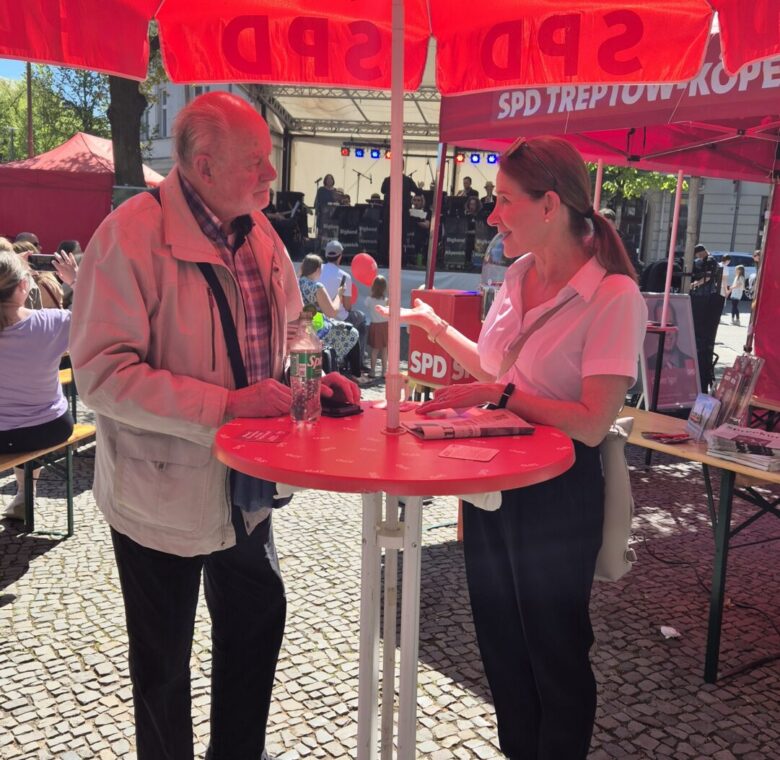 Ursular Walker und Klaus Radel im Gespräch